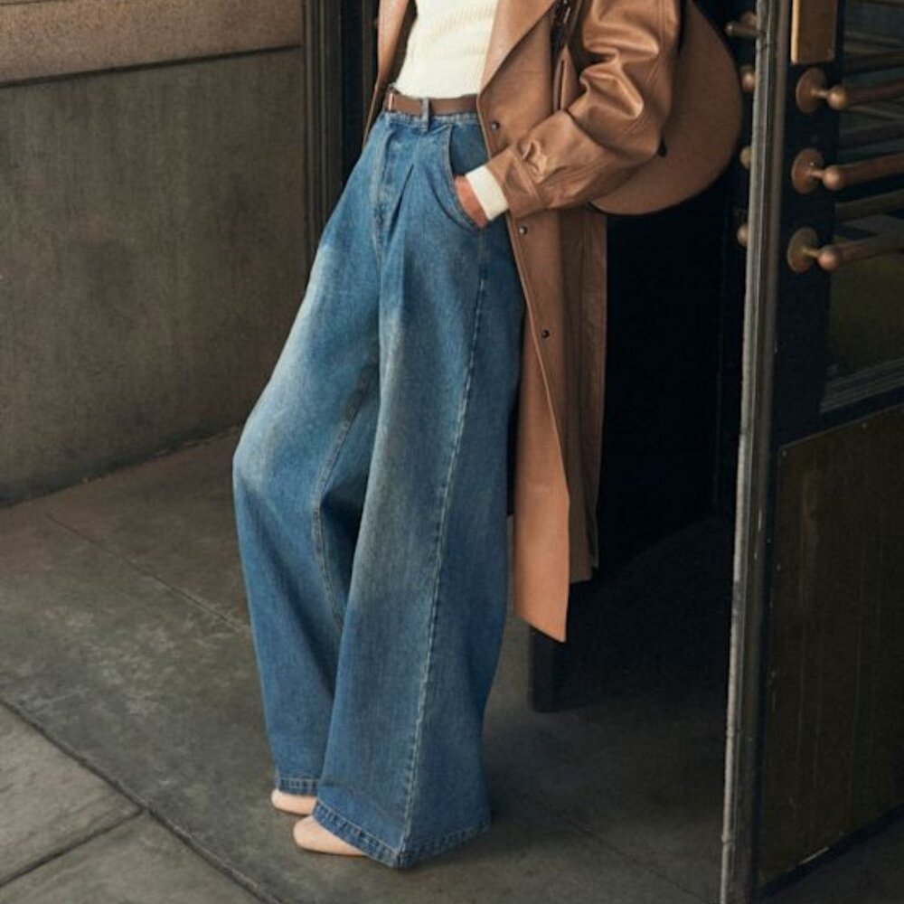Lulus Enviable Cool Medium Wash Pleated Wide-leg High-rise Jeans Blue